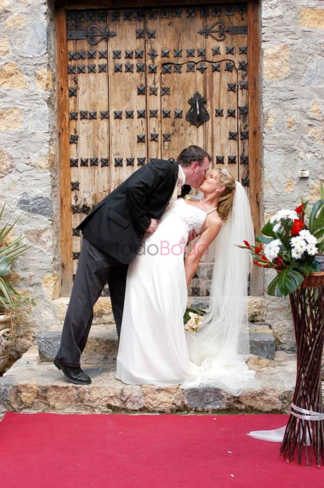 The stuff of dreams – a fairytale wedding in a romantic castle !