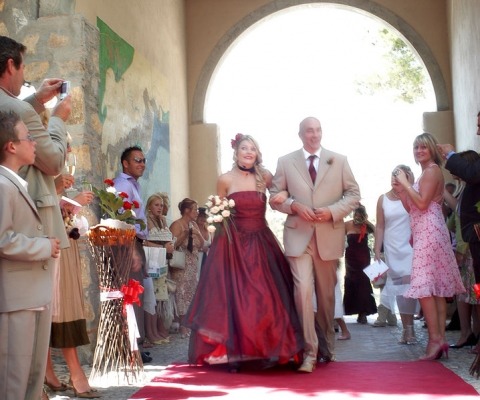 The stuff of dreams – a fairytale wedding in a romantic castle !